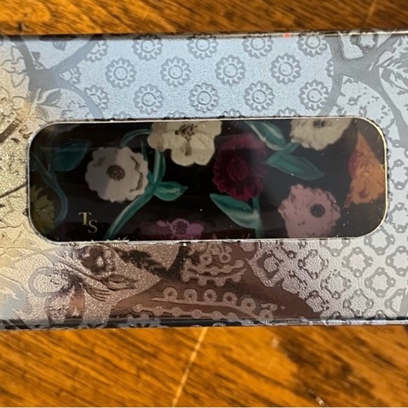 Taylor Swift Acoustic Piano Floral Hair Claw Clip - Picture 2 of 3